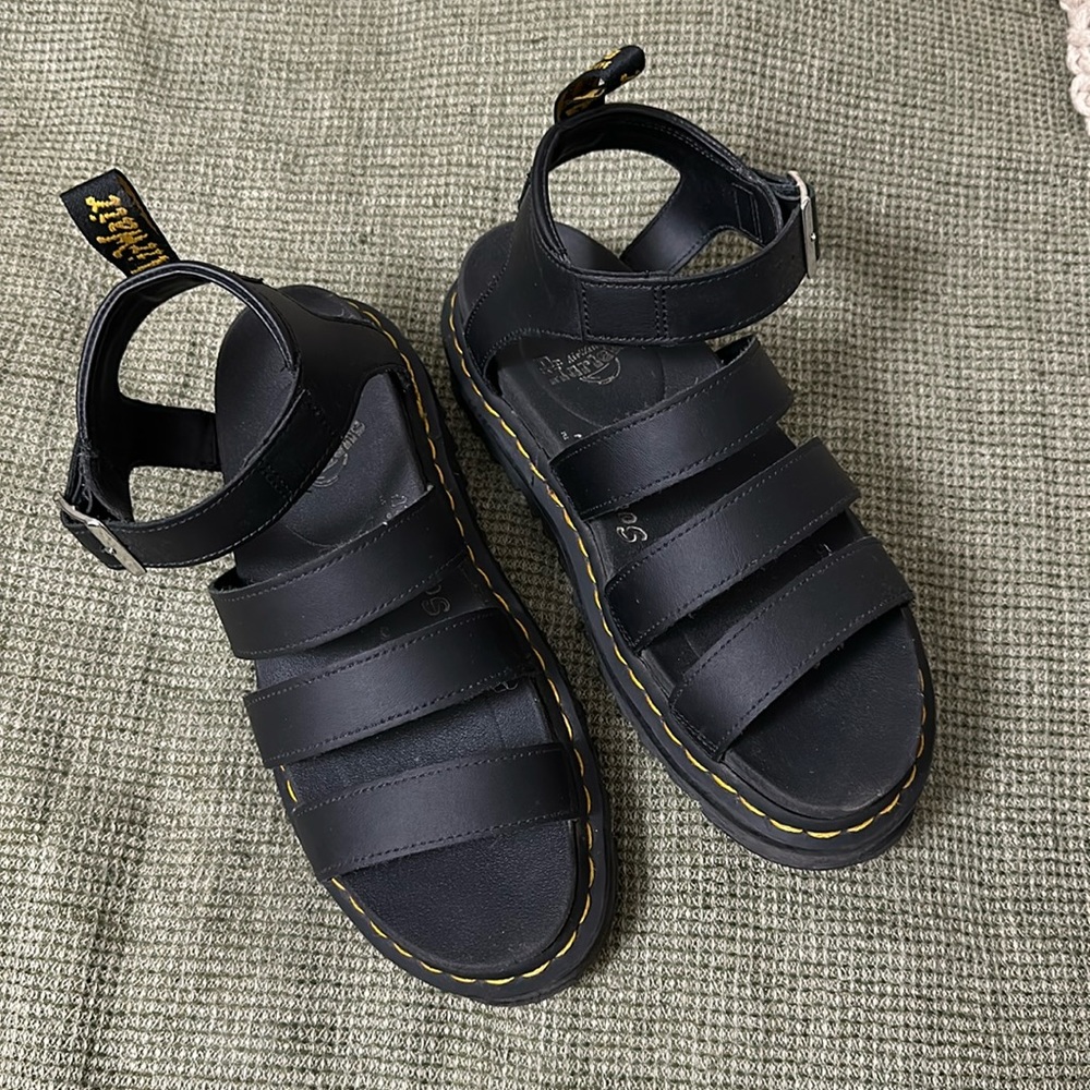 Dr. Marten’s | Flatform | Size 9 🖤🖤